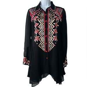 Vintage Collection Women’s Black Lantana Embroidered Shark Bite Hem Tunic- Small